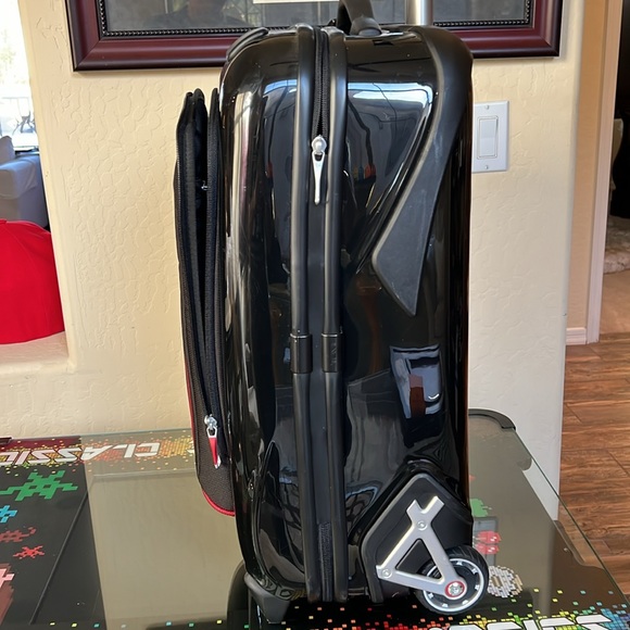 Tumi Ducati upright carryon, 2 wheels - Picture 11 of 15